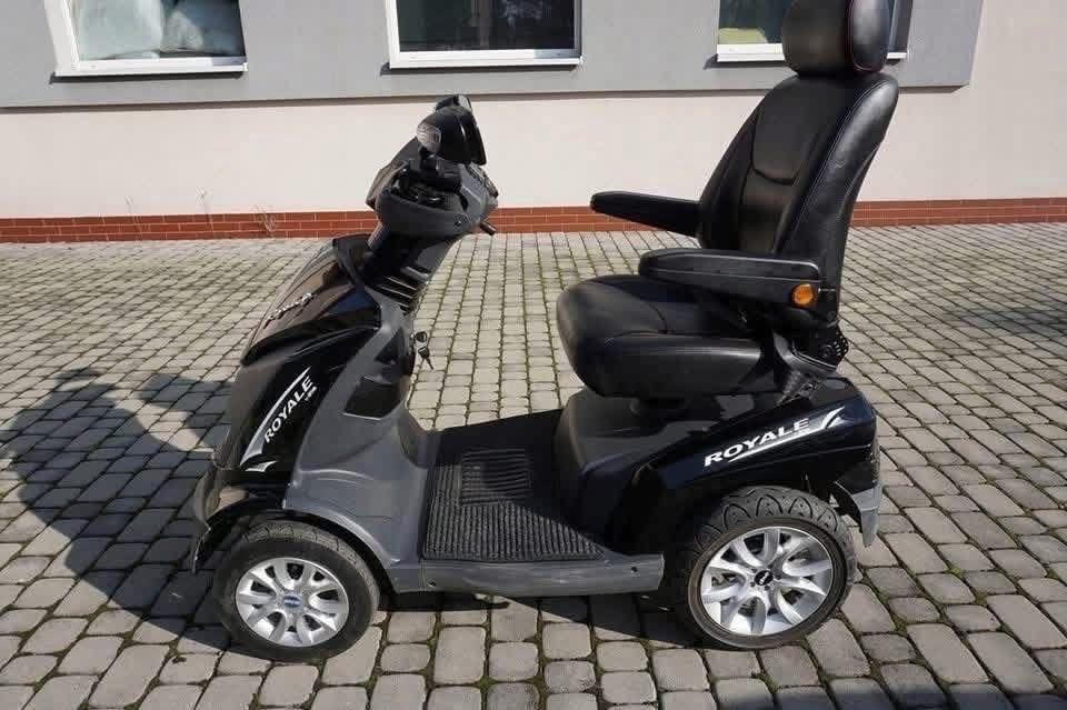 Drive DeVilbiss Healthcare Royale 8mph Heavy Duty Mobility Scooter (Royale 3 / Royale 4)